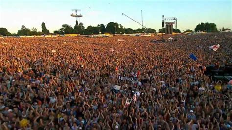 Robbie Williams Intro Let Me Entertain You Live At Knebworth