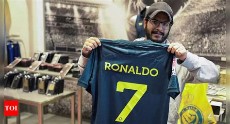 Historic Moment Saudis Flock To Buy Ronaldo Shirts After Al Nassr