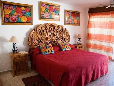 Mexican Inspired Bedroomwow Look At That Headboard Spanishstyle