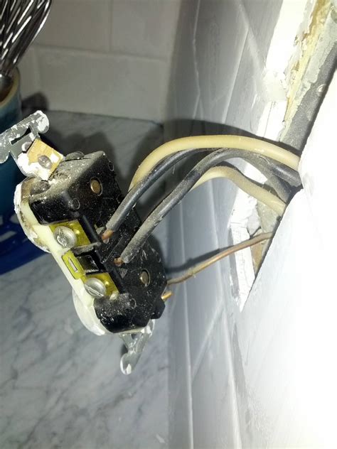 Future wire your smart home: electrical - Can I replace this receptacle that has four ...