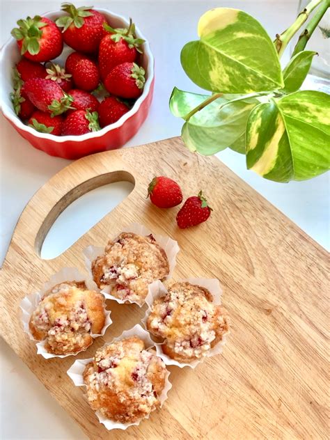 Bakery Style Strawberry Muffins Fun Baking Recipes Foood Recipes