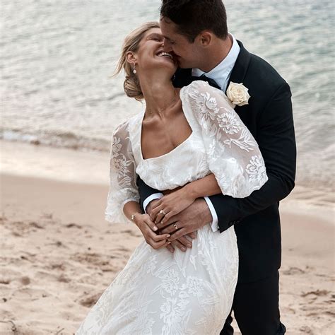 Best Beach Wedding Dresses For Oceanside Vows