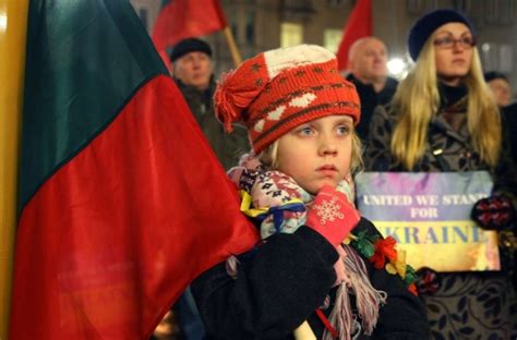 Photo People Rally In Lithuania In Support Of Ukraine S Protesters Baltic News Network News