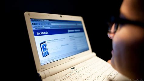 سایت‌های سکسی و زن‌ ستیز از فیس‌بوک اخراج می‌شوند Dw ۱۳۹۲۳۸