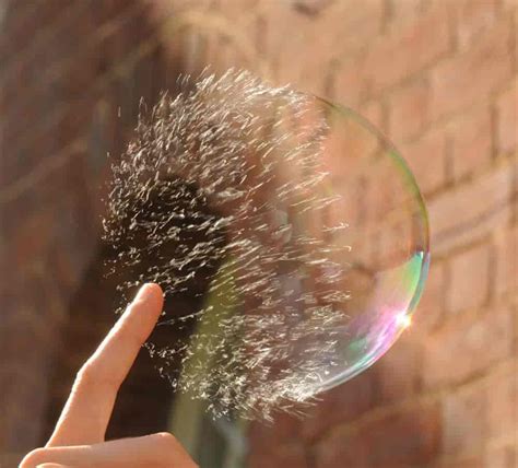 Amazing Photography Of A Bubble Bursting Gagdaily News
