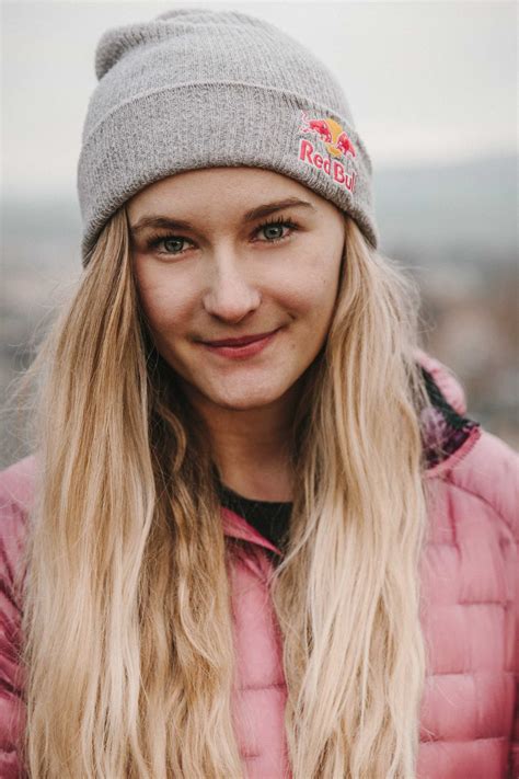 Shauna coxsey mbe is an english professional rock climber. I Never Leave Without... My Pillow from Home | Shauna Coxsey, Professional Climber - Amuse