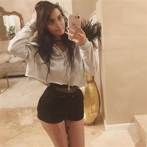 13 Sssniperwolf Outfits Ideas Sssniperwolf Outfits Hottest Female Celebrities Kulturaupice