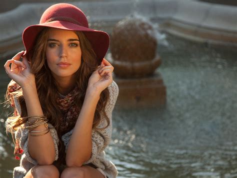 Clara Alonso Argentine Model And Actress Celebrity Girl Wallpaper