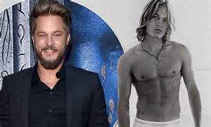 Travis Fimmel Admits His Sexiness Never Crosses His Mind Daily Mail