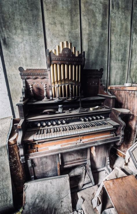 Abandonedandurbex Old And Dusty Abandoned Organ 768x1200