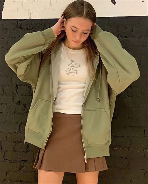 Sage Green Brown Outfit Vibes In 2021 Fashion Inspo Outfits Cute