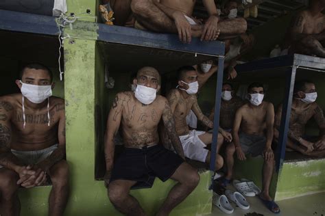 El Salvador Prosecutors Search Prisons In Pact Investigation