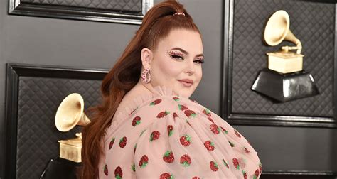 Every trainee i know covets a. Tess Holliday Calls Out The Unfair Double Standards That ...