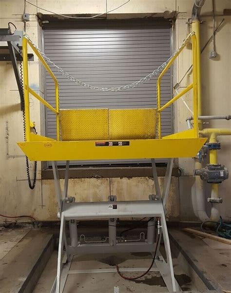 Tailored Hydraulic Loading Dock Lift 2t Lifting Height 800mm Truck