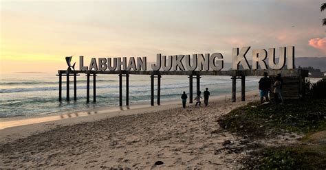 Pantai Labuhan Jukung Pesisir Barat Surganya Wisata Para 