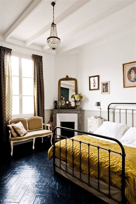 21 Beautiful Vintage Bedroom Decor Ideas And Designs For 2021 Parisian