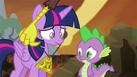 Image Discord Giving Twilight The Medallion S4e26png