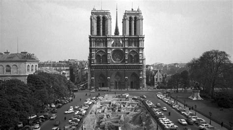 Salah satu peristiwa bersejarah dari mesjid ini adalah gagasan pendirian mesjid ini bersamaan dengan pengangkatan shah alam sebagai. 8 Peninggalan Bersejarah di Gereja Katedral Notre Dame Paris