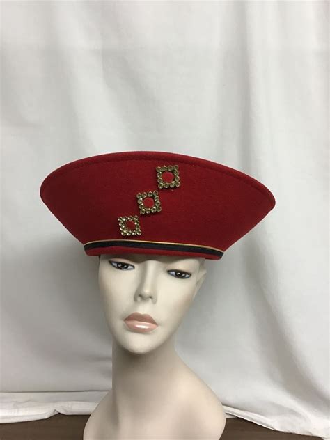Vintage Ladies Red Wool Hat Gem