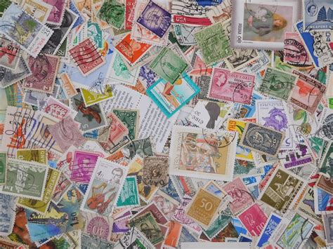 Stamp World Wide 1000 Pc Lot Off Paper Kiloware Philatelic