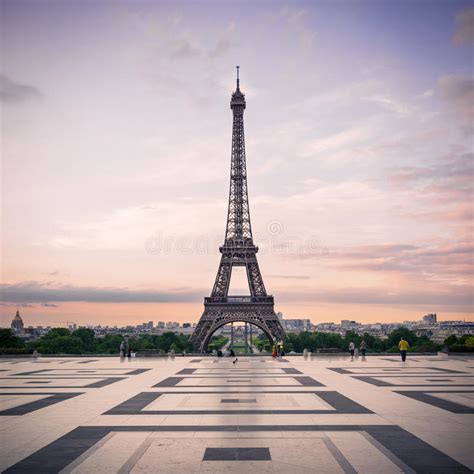Trocadero And Eiffel Tower At Sunshine Stock Image