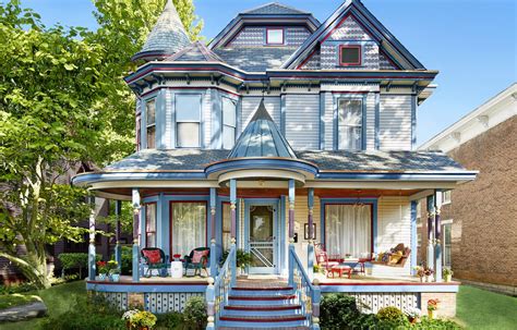 A Colorful Queen Anne Porch Revival Queen Anne Victorian Style Homes