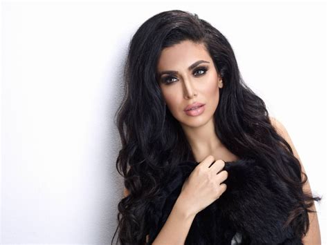 check out huda kattan and her makeup tips for all the makeup loving girls
