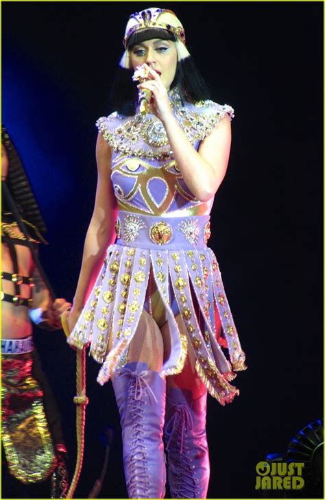 see all of katy perry s crazy prismatic tour costumes here photo 3108252 katy perry
