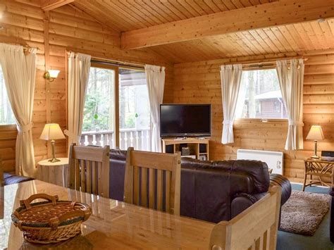 Scandinavian Lodge Lincolnshire Log Cabins Luxury Lodges With Hot