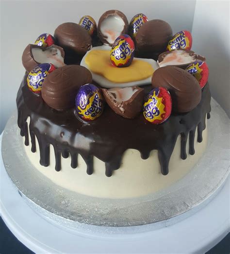Cream, egg whites, sugar, strawberries, lemon juice, strawberries. Creme egg drip cake | Drip cakes, Desserts, Cake