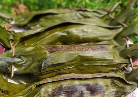 Bentuk adonan ikan dan bungkus dengan daun pisang.setiap bungkus diberikan daun salam(yg sdh dipotong2 sesuai dengan besar pepes) agar pepes ikan menjadi wangi.setelah itu kukus hingga. Resep Pepes Ikan Pindang oleh Rizky Nurmalasari - Cookpad