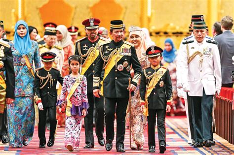 Seluruh pendidikan rakyat (dari tk sampai perguruan tinggi) dan pelayanan. HM Sultan Brunei: Be Resilient, Self Reliant