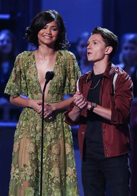 tom holland and zendaya premiere adorable spider man homecoming clip at mtv movie awards