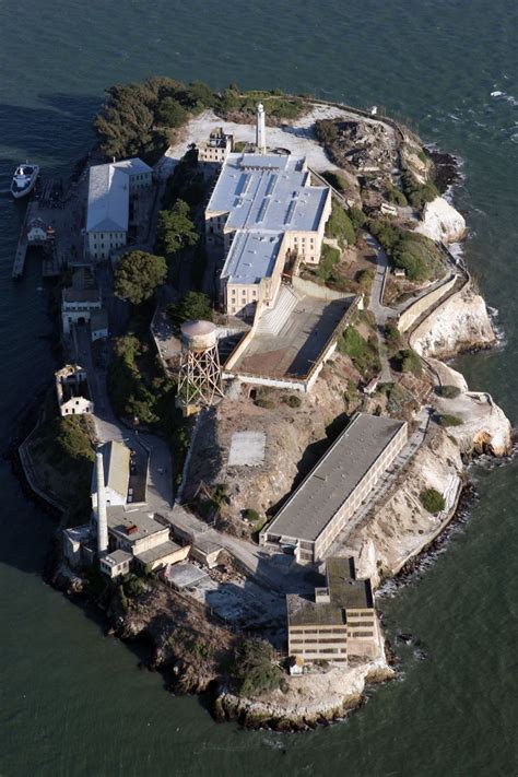 Alcatraz island is located in san francisco bay, 1.25 miles offshore from san francisco, california, united states. Alcatraz - Wikiquote
