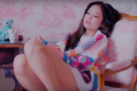 But i've been dragged out of my slump and have a few blog drafts going on again. base talk Jennie's 20+ outfits in SOLO MV - Base - ATRL