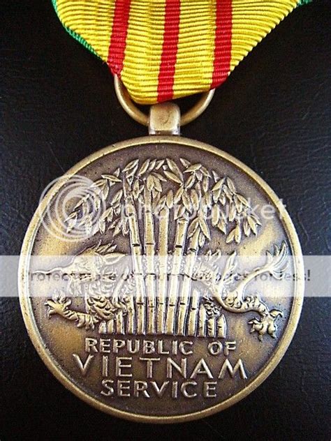 Rare Us Vietnam Service Medal 1969 Dated In Original Manufacturer Box