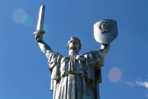 В Киеве собираются переделать памятник 