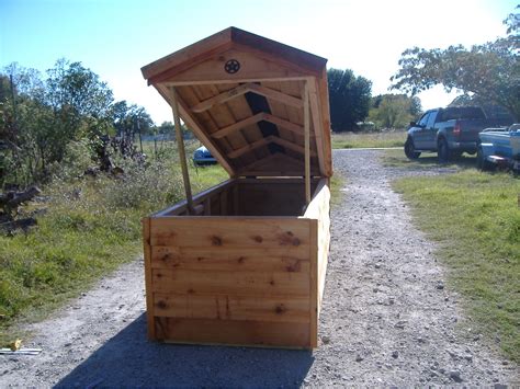 My original vision was to have just a little shed to house an irrigation pump and sprinkler. Insulated Pump House Plans | plougonver.com