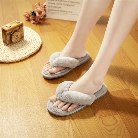 Women Fluffy Soft Plush Flip Flops Flat Fur Flop Lightweight Warm House