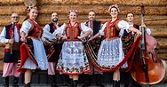 Desde Cracovia: espectáculo folclórico polaco con cena de bufé libre ...
