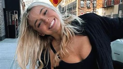 Lsu S Olivia Dunne Drops New Thirst Traps Flaunting Her Boobs And Booty In Nyc Page Of