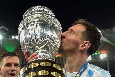 Messi Atesora El Trofeo Que Llega En El Quinto Intento Premium Bolivia