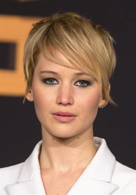 Jennifer Lawrences Short Hair At ‘catching Fire Premiere — Her Hot