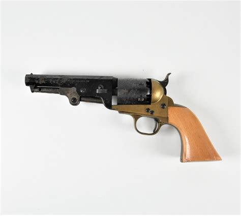 Revolver A Poudre Noire De Marque Fab Calibre 36 à Poudre Noire 6