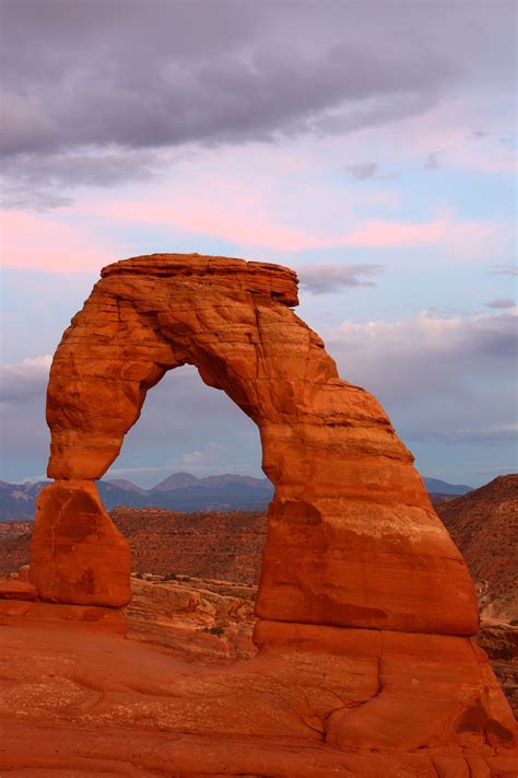 The Delicate Arch At Sunset In The Arches National Park An Awe