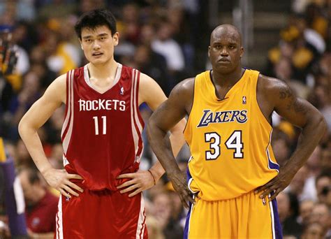 Photo: Yao Ming Makes Shaq Look Small - Business Insider
