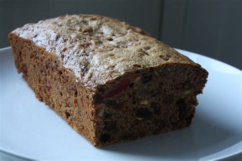 Canadian christmas cake or bourbon fruit cake: What I Baked This Weekend: Christmas Ale Fruit Loaf