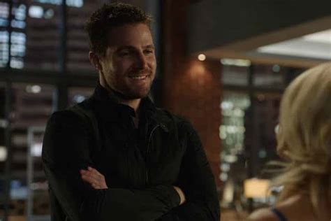 Romantic Moment Of The Week Arrows Oliver And Felicity Reunite