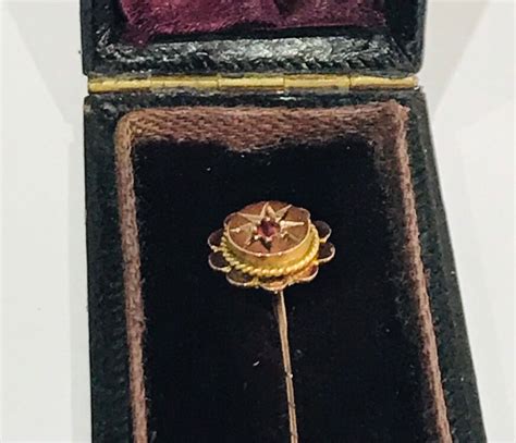 Antique Victorian 9ct Gold Ruby Stick Pin Lapel Pin Tie Pin Late