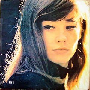 Françoise hardy signed her first contract with the record label vogue in november 1961. Pin von handan auf francoise hardy in 2020